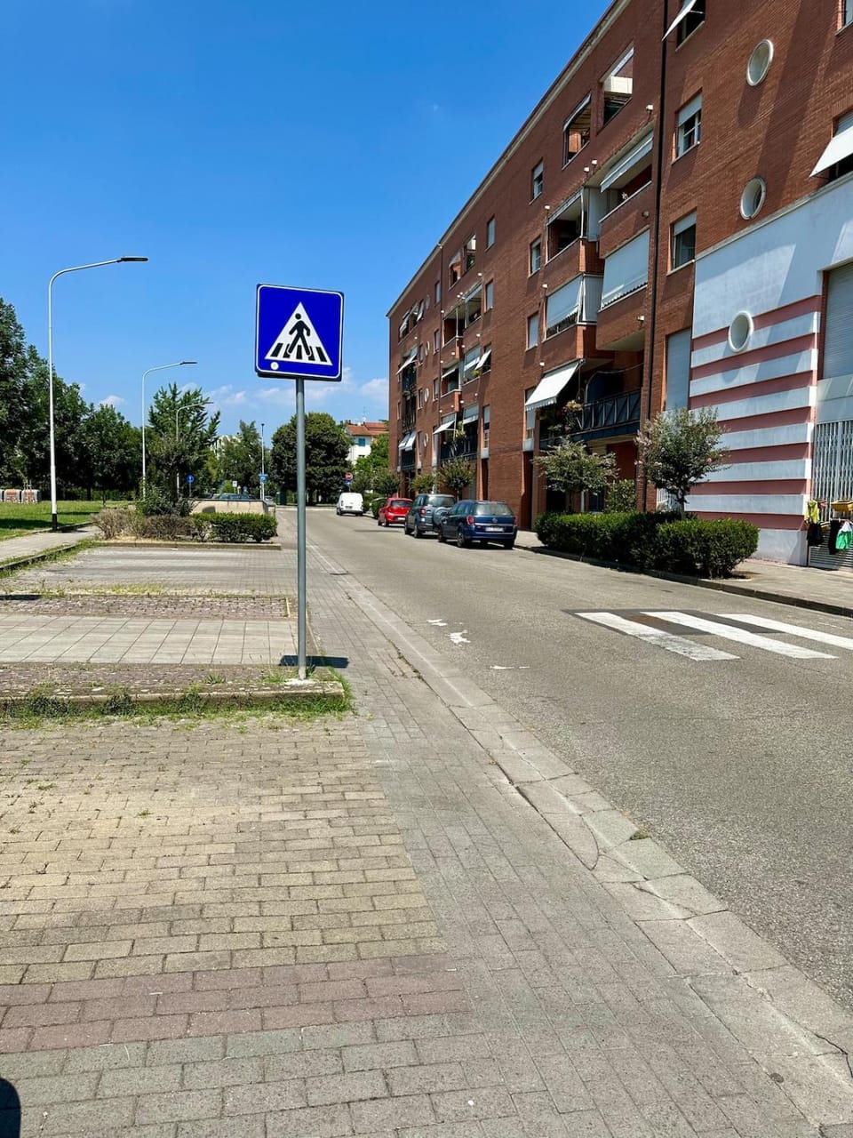 Neighbourhood, Street view, Location, Parking