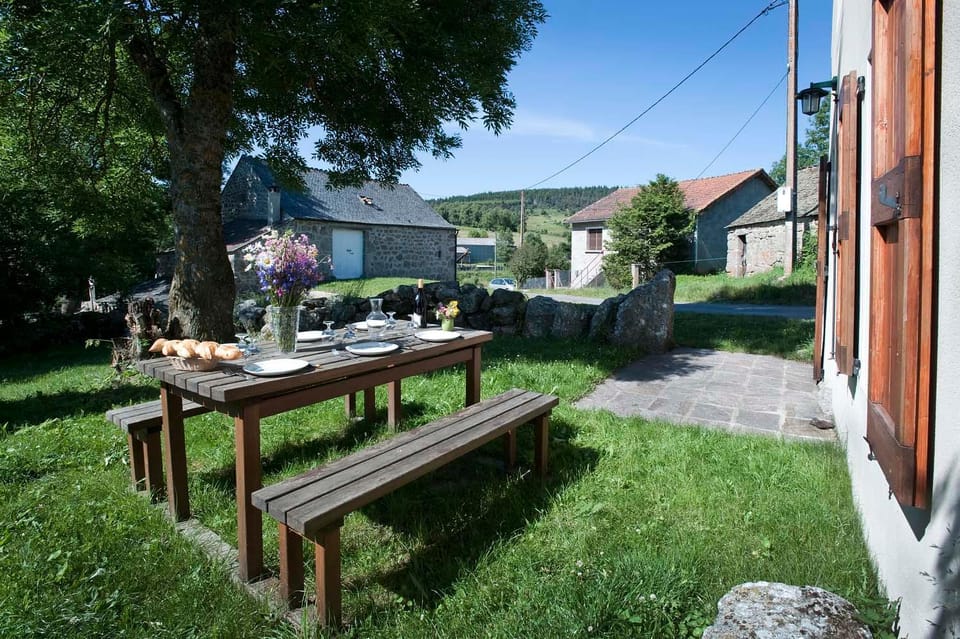 Gîte Gîtes de France 6/7 personnes aux Combes House in Auvergne-Rhône-Alpes