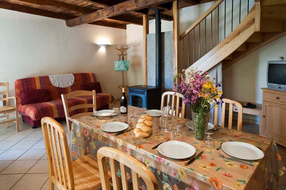 Gîtes de france 6/7 personnes aux combes House in Auvergne-Rhône-Alpes