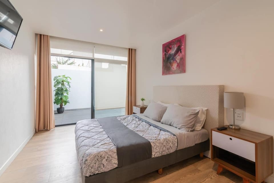 Cozy Urban Rooftop Lounge Free Parking & WiFi Apartment in Mexico City