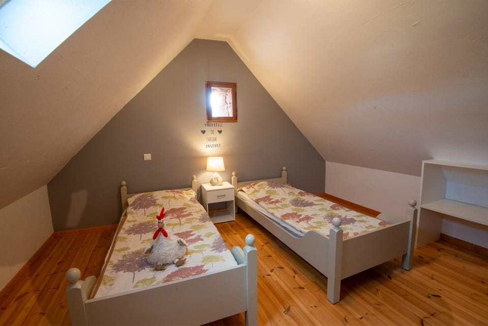 Gîte en grès rose 4/6 personnes House in Occitanie