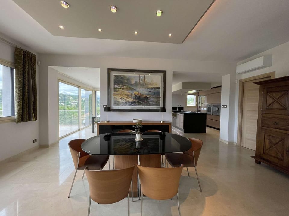 Villa d'Exception avec Piscine Privée, Jacuzzi et Climatisation - FR-1-382-214 House in Provence-Alpes-Côte d'Azur