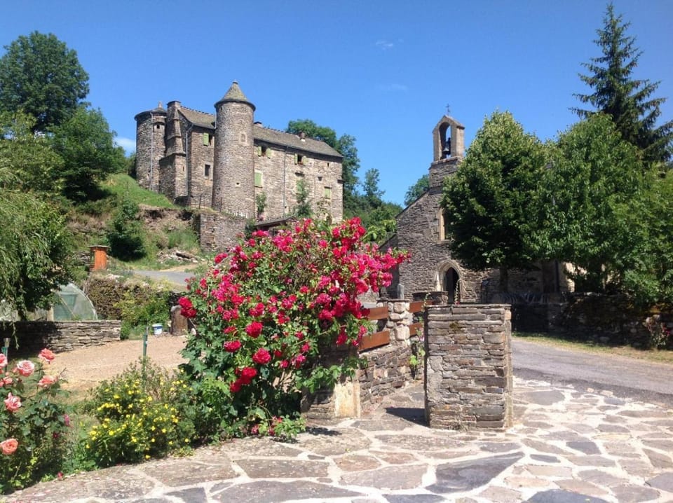 "le mas d'hillaire" 2/4 personnes à saint jean du bleymard House in Auvergne-Rhône-Alpes