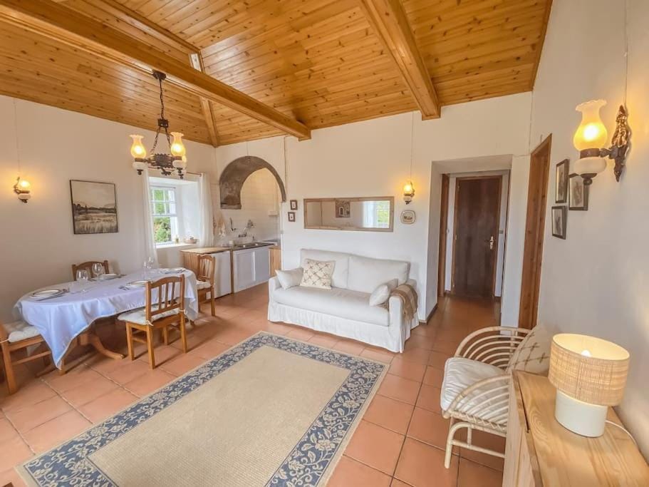 Sun Island Retreat - Great Sunny Island Sea view House in Azores District