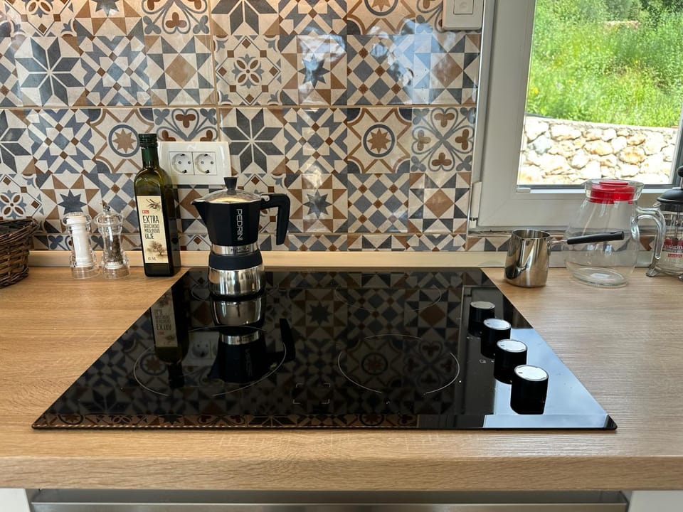 Coffee/tea facilities, Kitchen or kitchenette