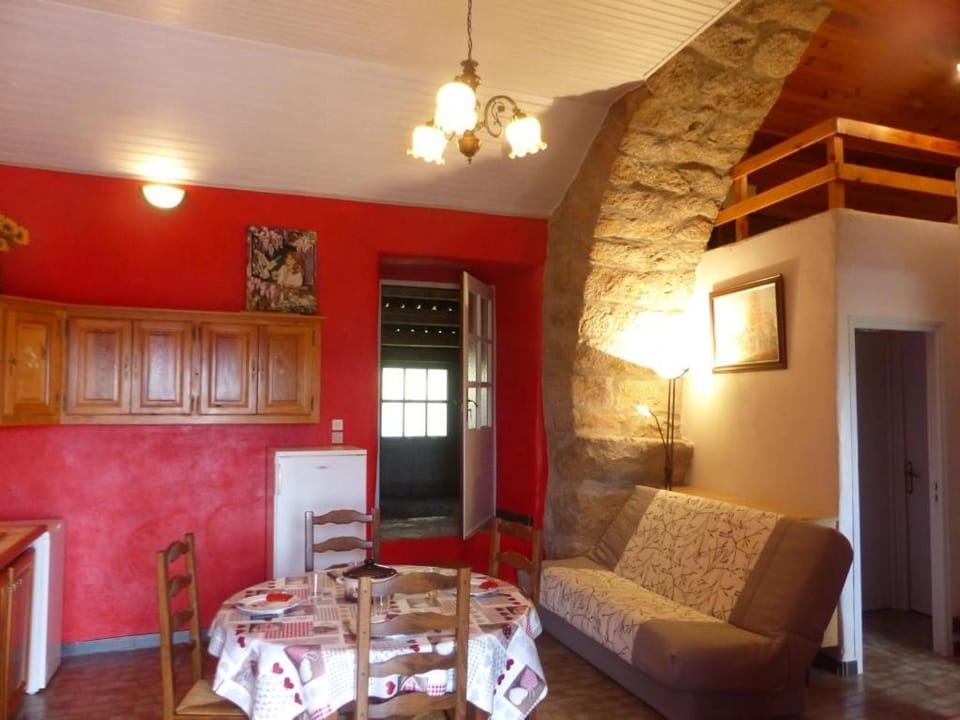 Gîte Gîtes de France 4/6 personnes aux Laubies House in Auvergne-Rhône-Alpes