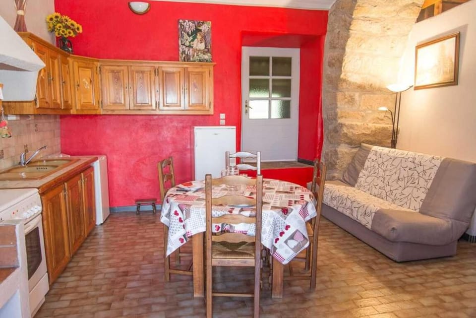 Gîte Gîtes de France 4/6 personnes aux Laubies House in Auvergne-Rhône-Alpes