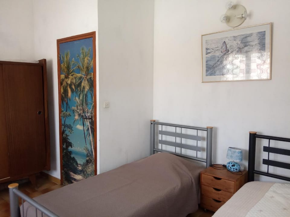 CHAMBRE lumineuse jardin arboré Bed and Breakfast in Montpellier