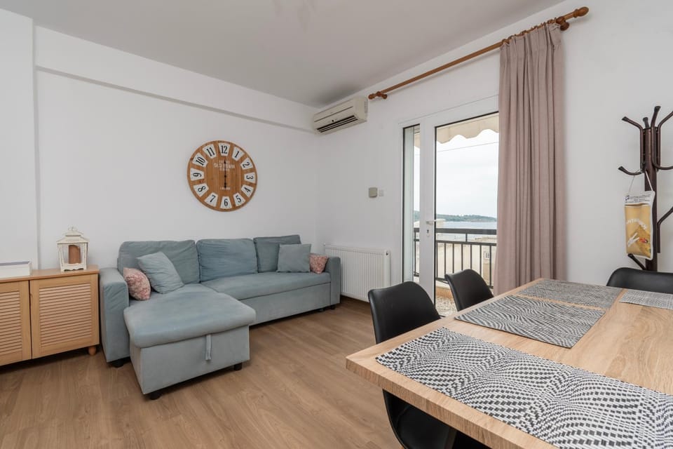 Living room, air conditioner