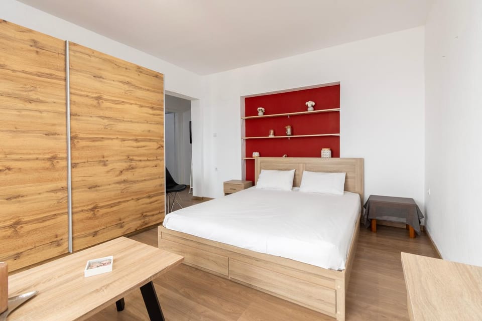Bedroom, wardrobe