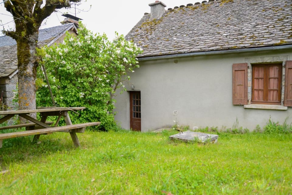 Gîte Location 5/7 pers à Grandviala House in Auvergne-Rhône-Alpes