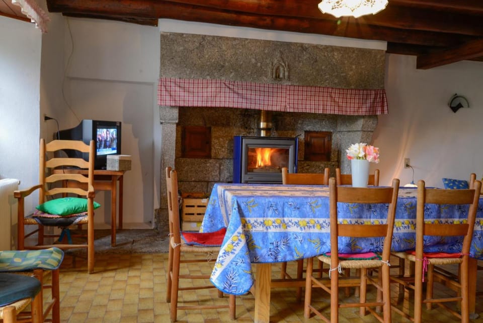 Gîte Location 5/7 pers à Grandviala House in Auvergne-Rhône-Alpes