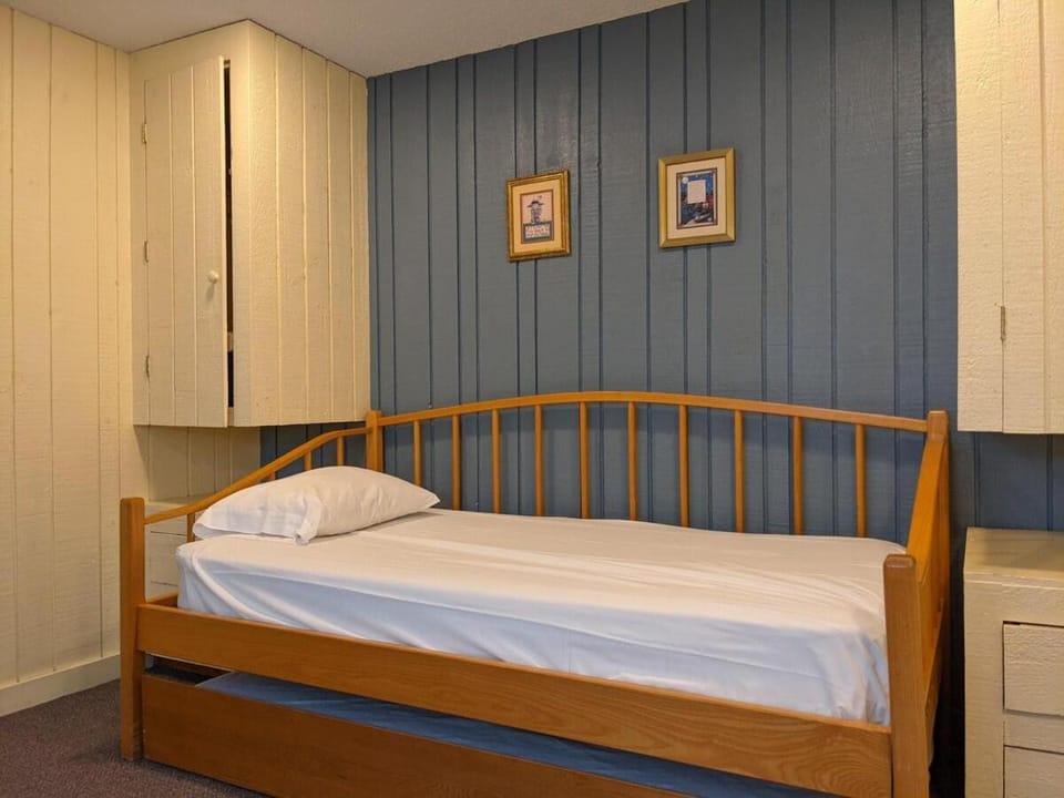 Inns of Waterville Valley 308 Two Bedroom Unit at Inns of Waterville Valley House in Waterville Valley