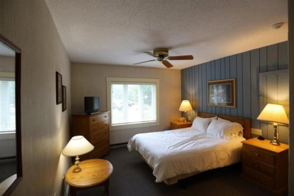Inns of Waterville Valley 306 Two Bedroom Unit at Inns of Waterville Valley House in Waterville Valley
