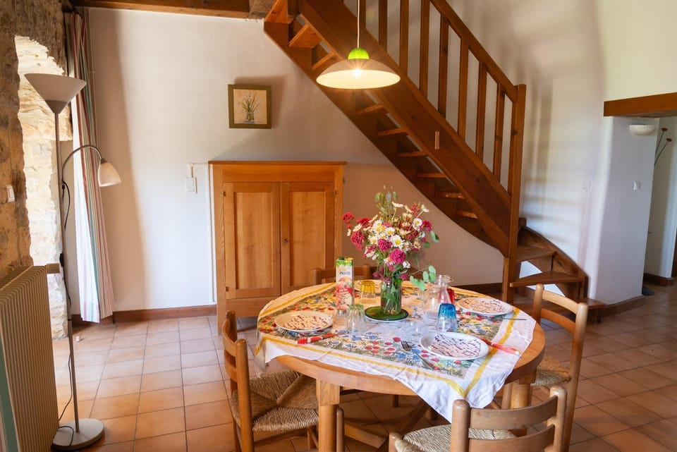 Les charmes 2/4 personnes du presbytère House in Occitanie