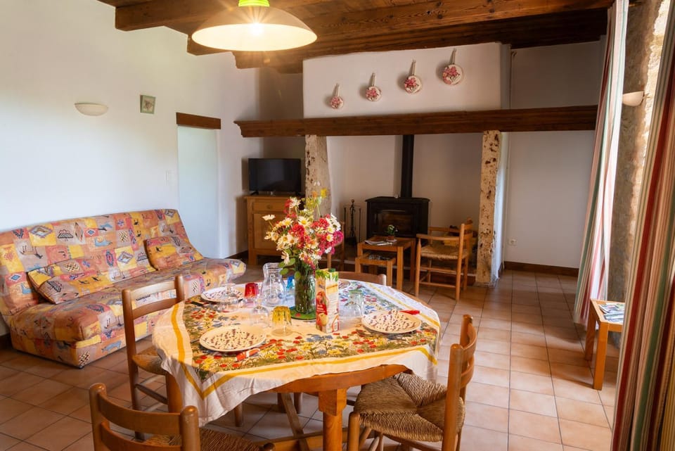 Les charmes 2/4 personnes du presbytère House in Occitanie