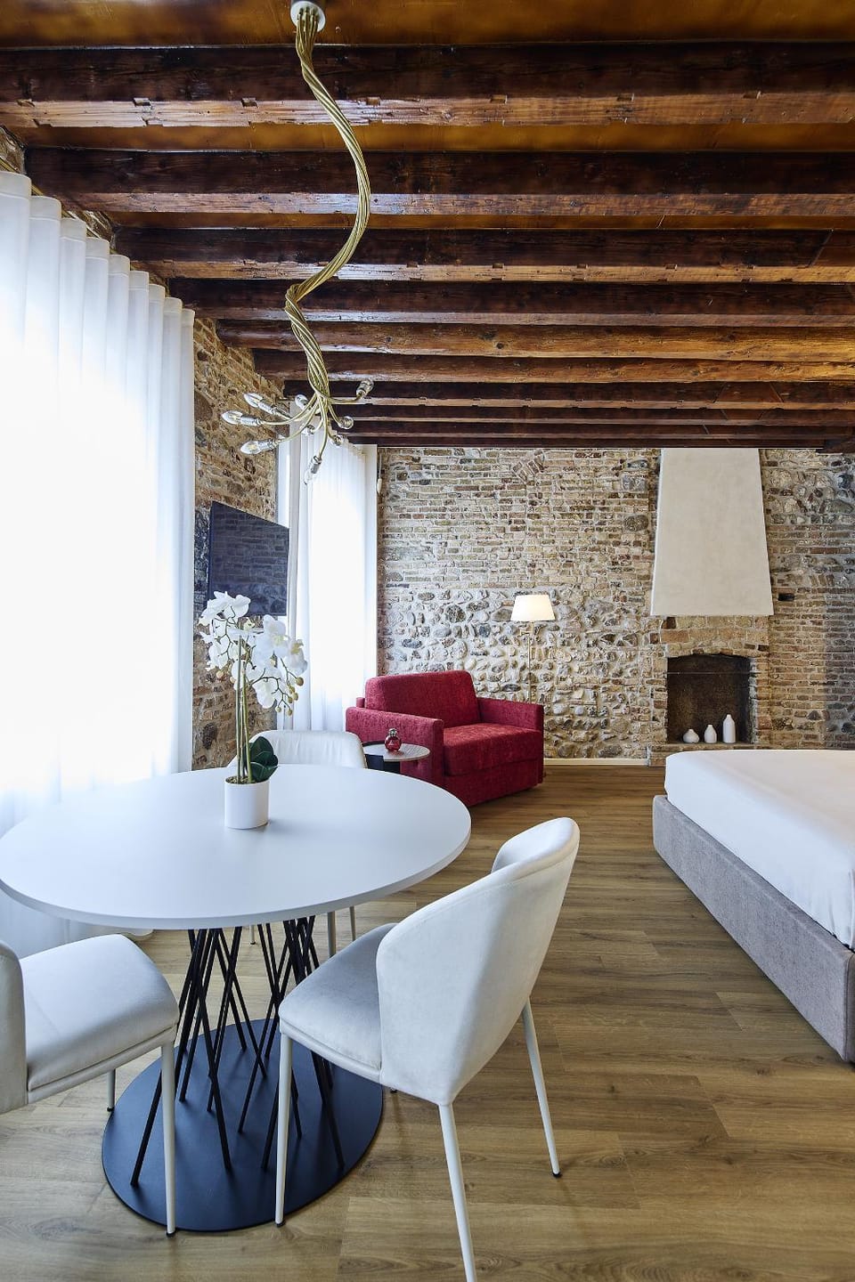 Photo of the whole room