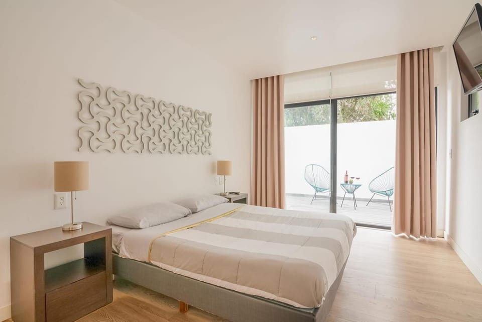 Heart of Mexico CityCozy Condo w Balcony & WiFi Apartment in Mexico City