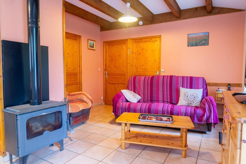 Clevacances 3 cles 4 pers au cros bas House in Auvergne-Rhône-Alpes