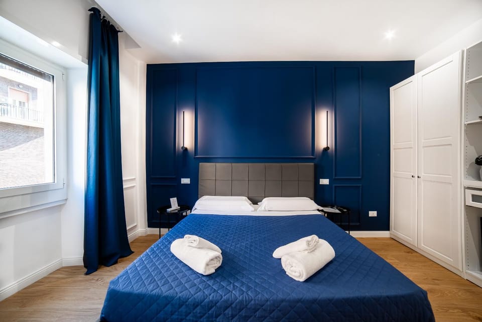 Bed, Photo of the whole room, Bedroom, towels