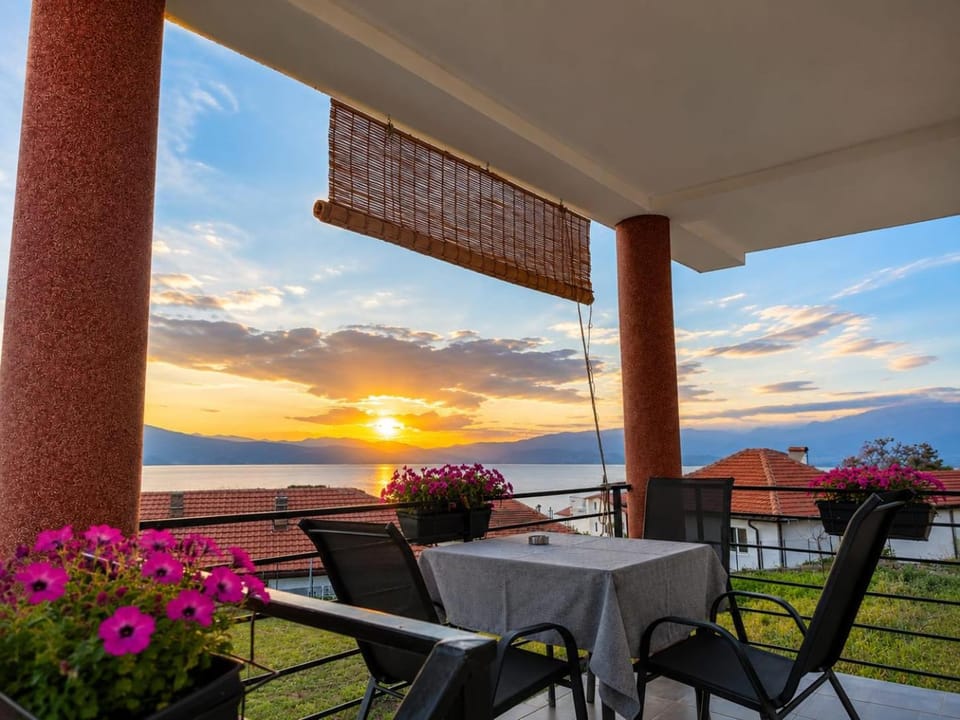 Apartments Sunset Jovanoski Apartment in Municipality of Ohrid, North Macedonia