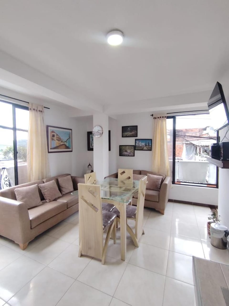 Communal lounge/ TV room
