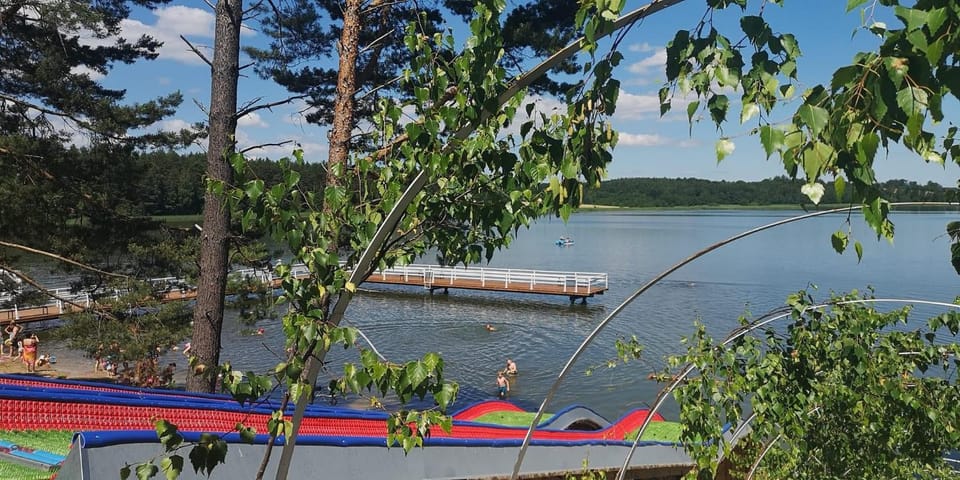 Restaurant/places to eat, Natural landscape, Children play ground, Beach, Canoeing, Cycling, Lake view