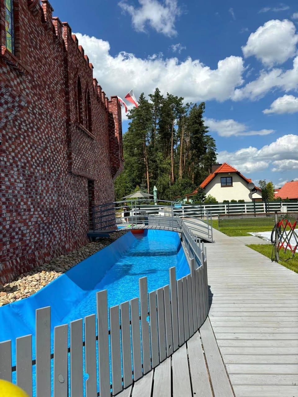 Nearby landmark, Day, People, Children play ground, Beach, Kids's club, Swimming pool, Sports, children, young children, older children