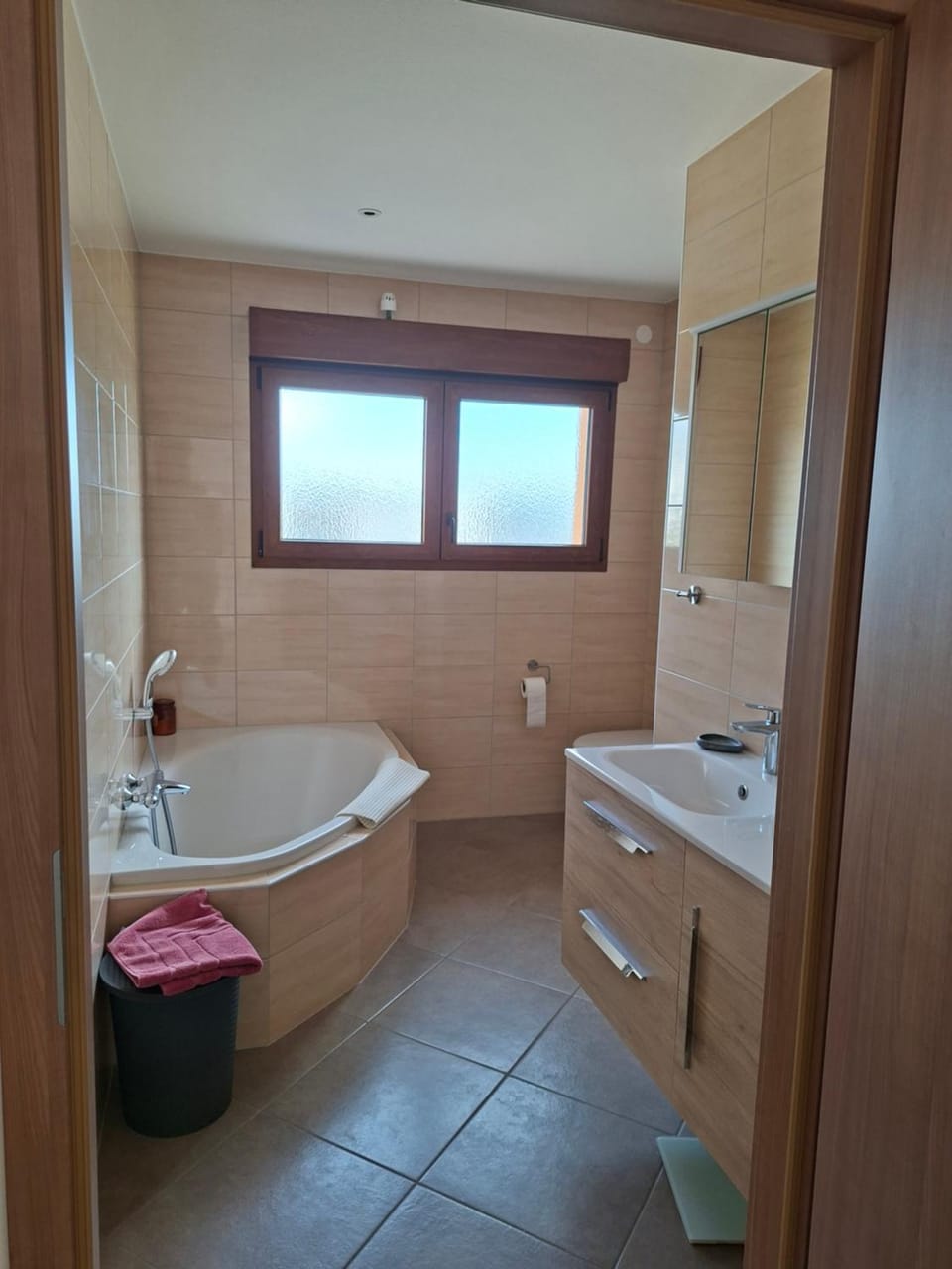 Bathroom, Bath, towels