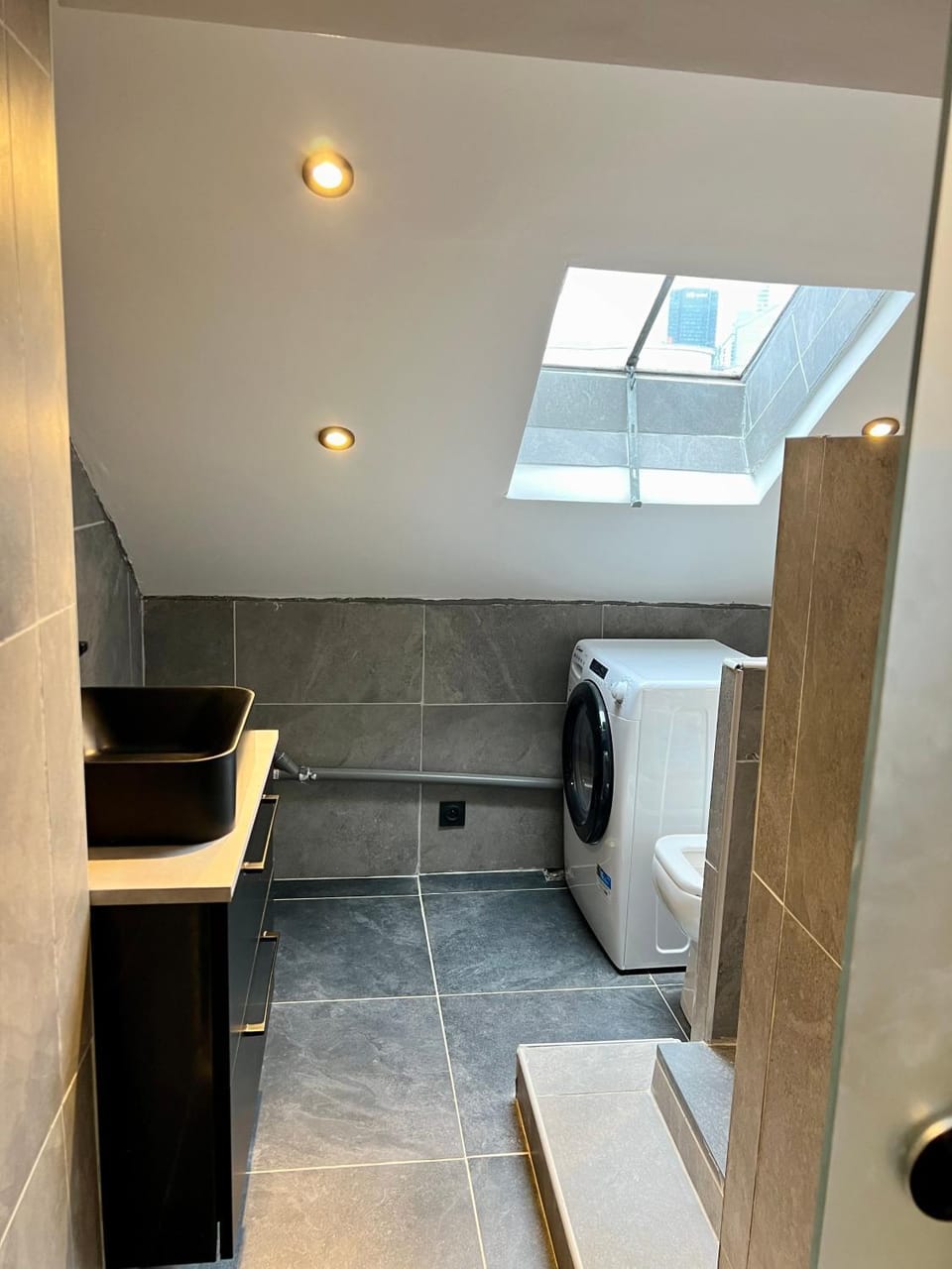 Bathroom, washing machine
