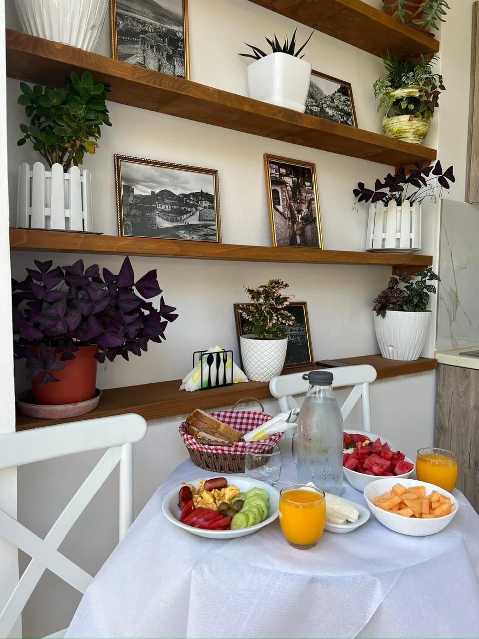Cereni Guesthouse House in Europe
