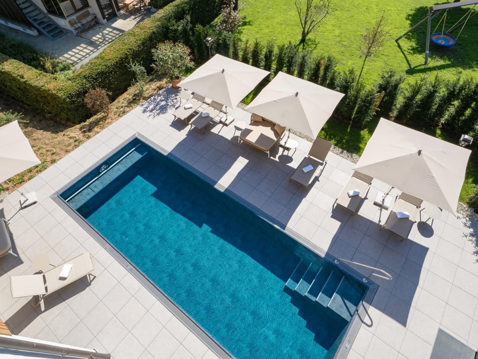 Garden, Garden view, Pool view, Swimming pool, sunbed