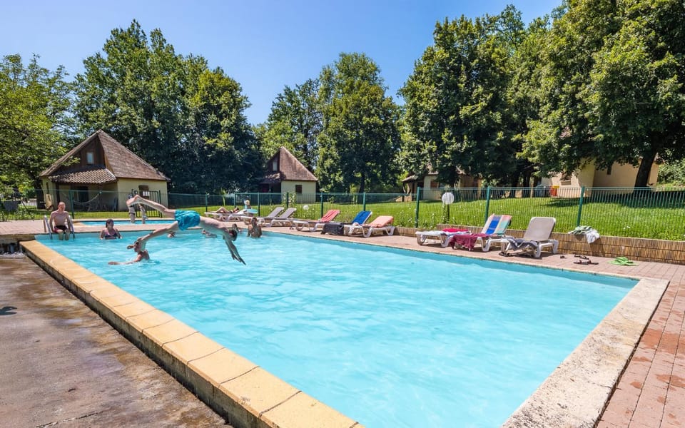Camping Saint-Sozy Resort in Occitanie