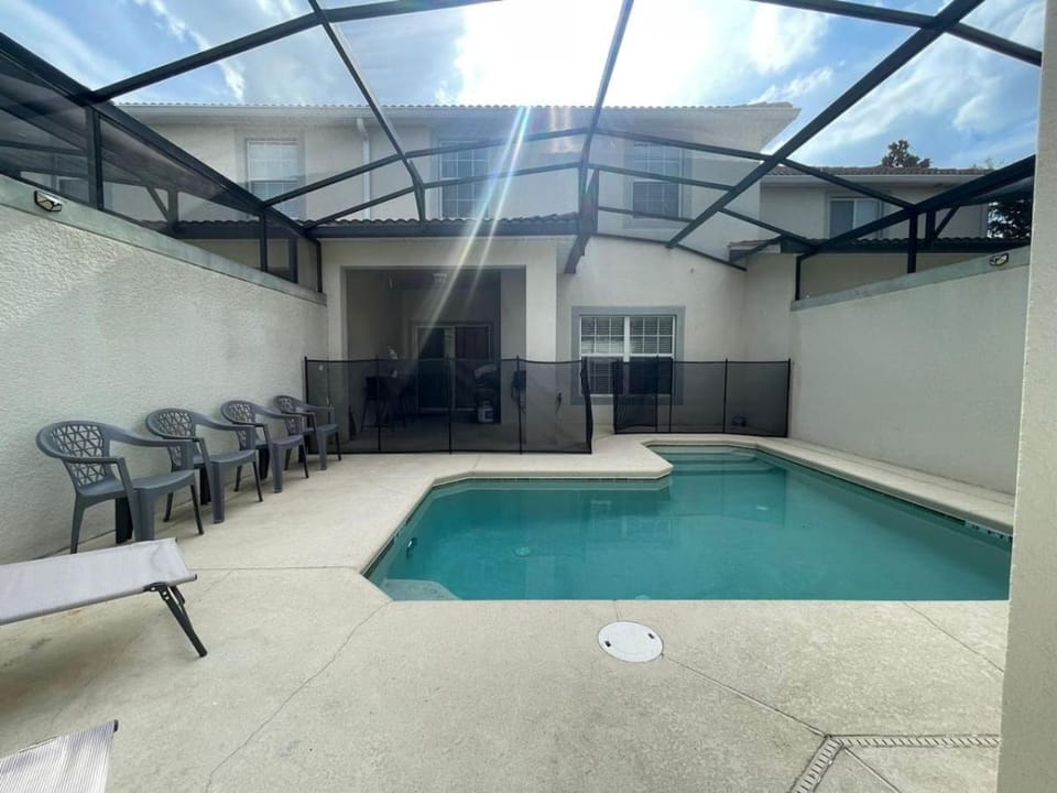 4 Bedroom 3 Bathroom Storey Lake 4895CT House in Kissimmee