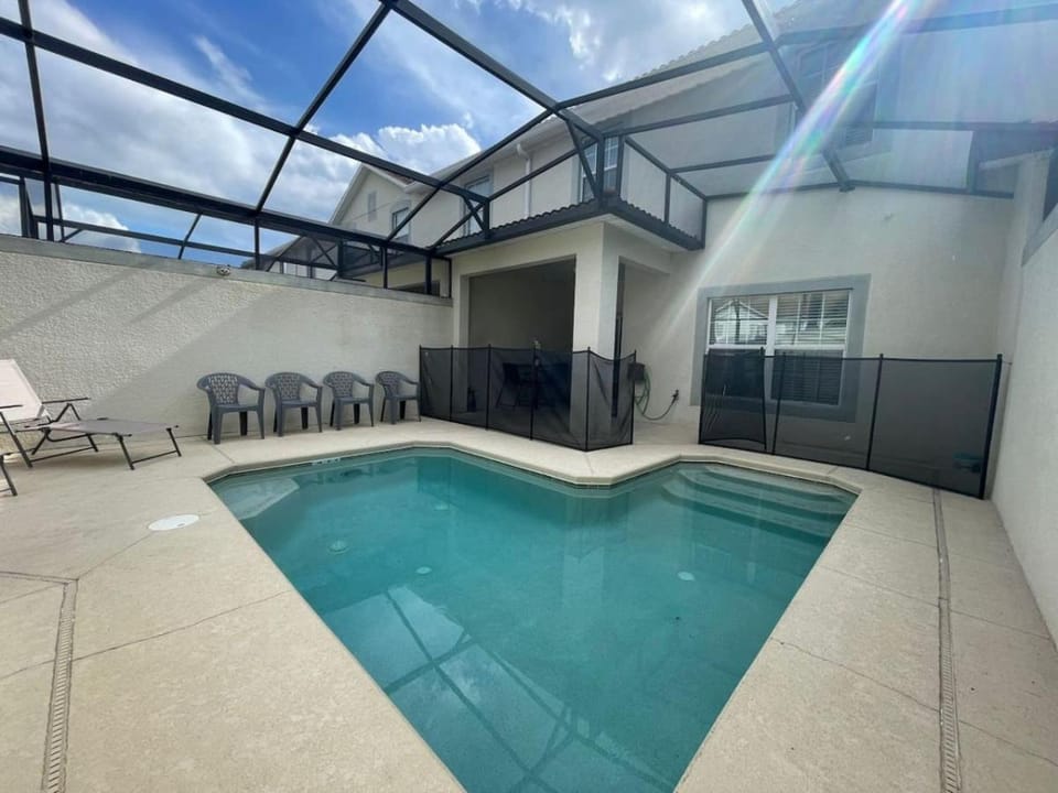 4 Bedroom 3 Bathroom Storey Lake 4895CT House in Kissimmee