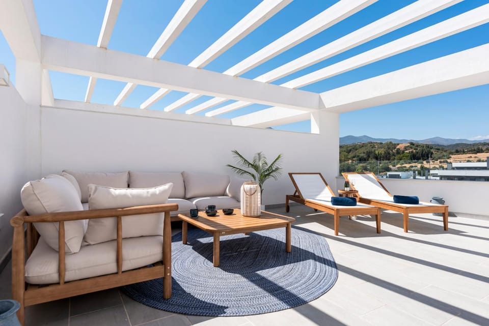 Sunny Terrace Penthouse Apartment in Estepona