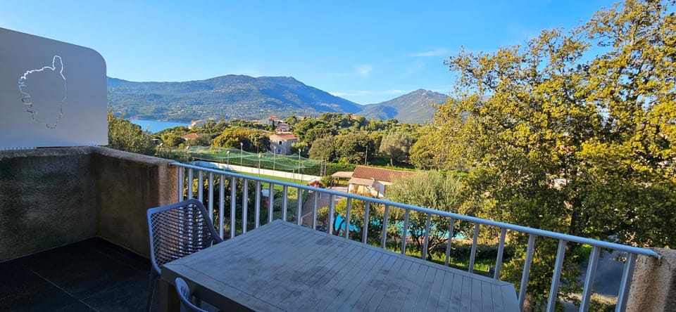 Nearby landmark, Spring, Day, Natural landscape, View (from property/room), Balcony/Terrace, Mountain view, Sea view