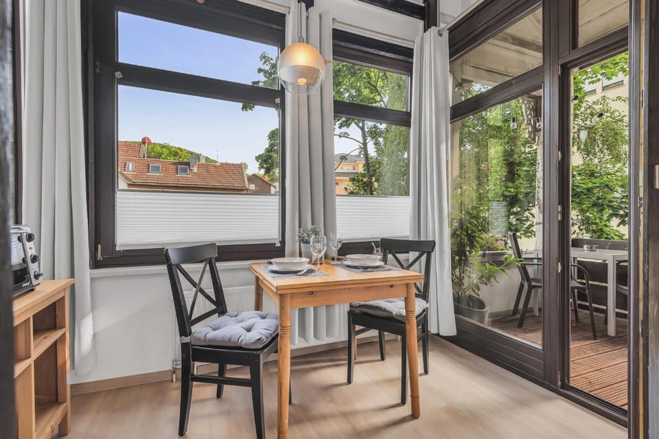 View (from property/room), Seating area, Dining area, Garden view