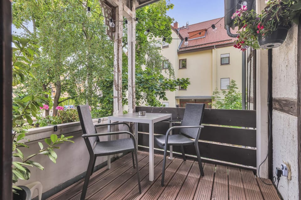View (from property/room), Balcony/Terrace, Seating area, Dining area, Garden view, River view