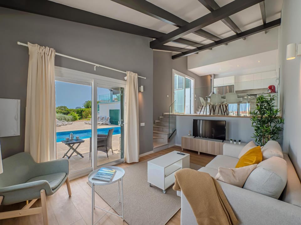 View (from property/room), Living room, Seating area, Dining area, Pool view