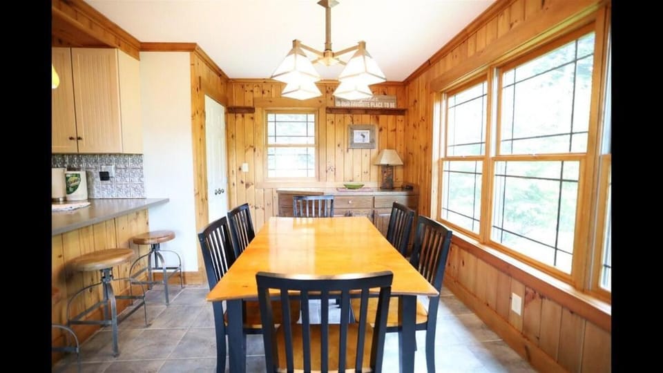 Welch View 68 Thornton Deluxe Private 4 Bedroom Home House in Campton