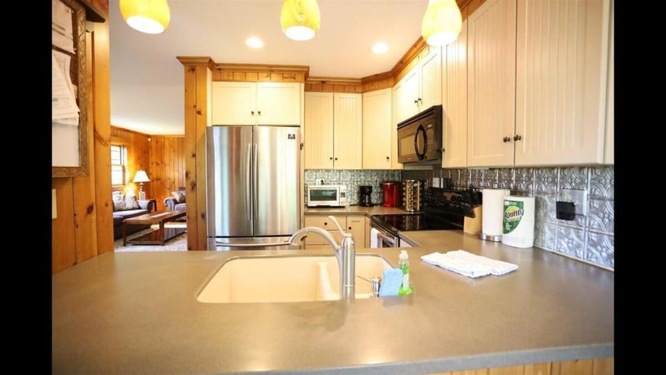 Welch View 68 Thornton Deluxe Private 4 Bedroom Home House in Campton