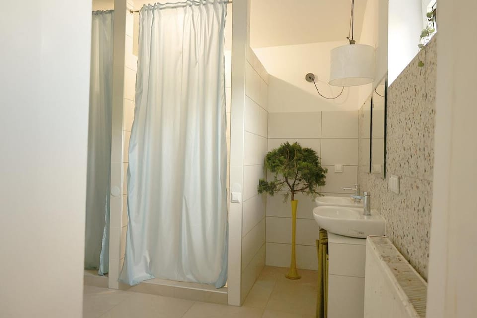 BBQ facilities, Bathroom