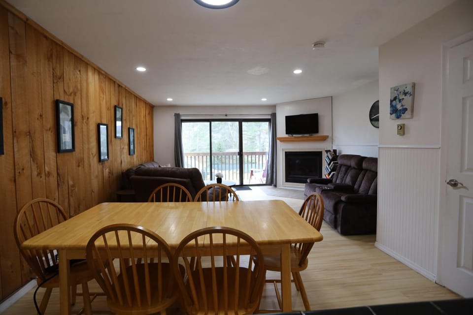 WHD41 Waterville Valley Pet Friendly Waterville Valley Condo House in Waterville Valley