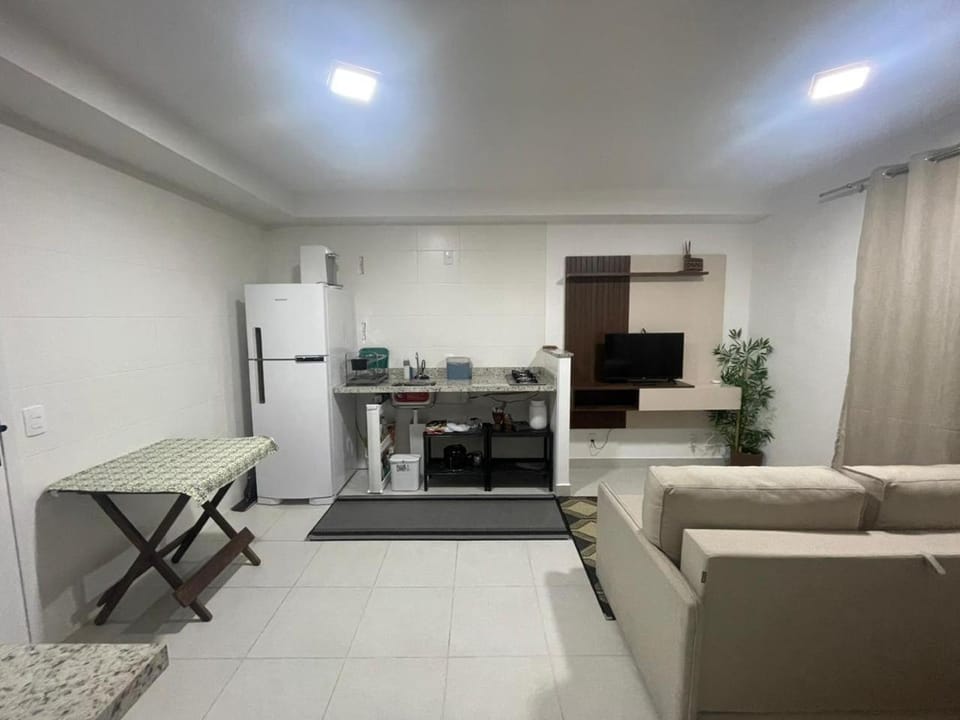 TV and multimedia, Kitchen or kitchenette, Living room, Seating area, Dining area
