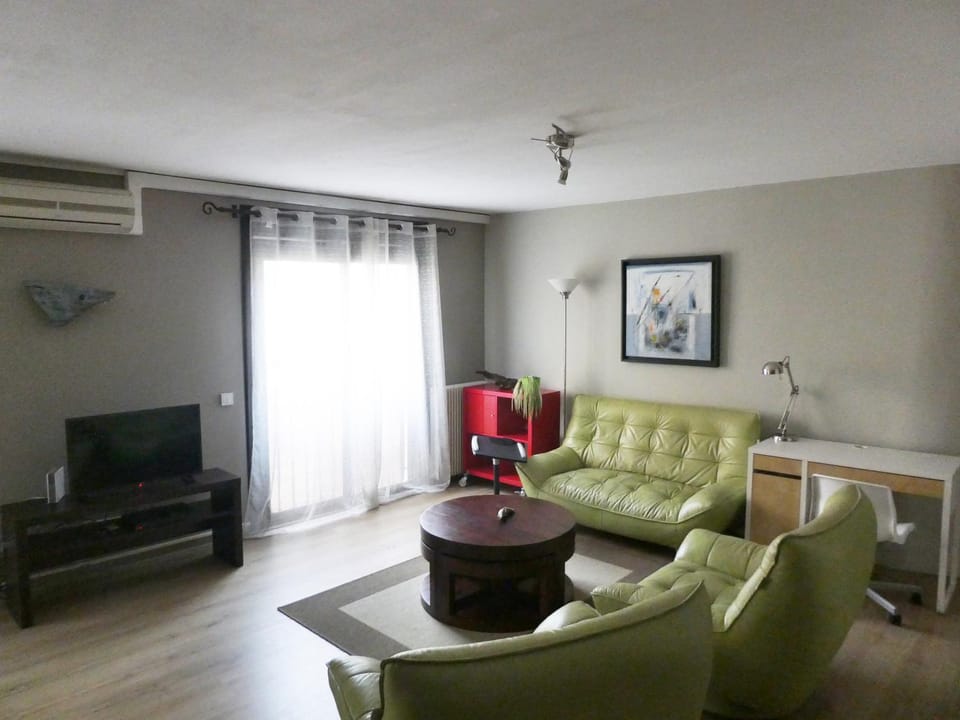 Communal lounge/ TV room, TV and multimedia, Living room, Seating area