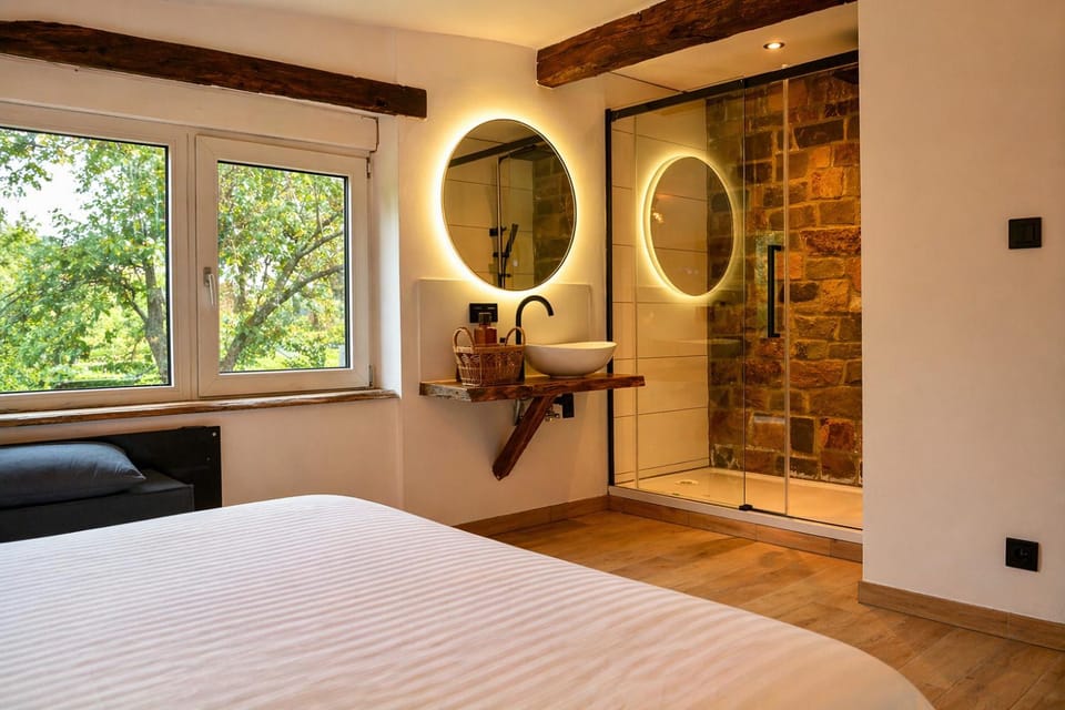 Shower, Bed, Bathroom, Photo of the whole room, Bedroom