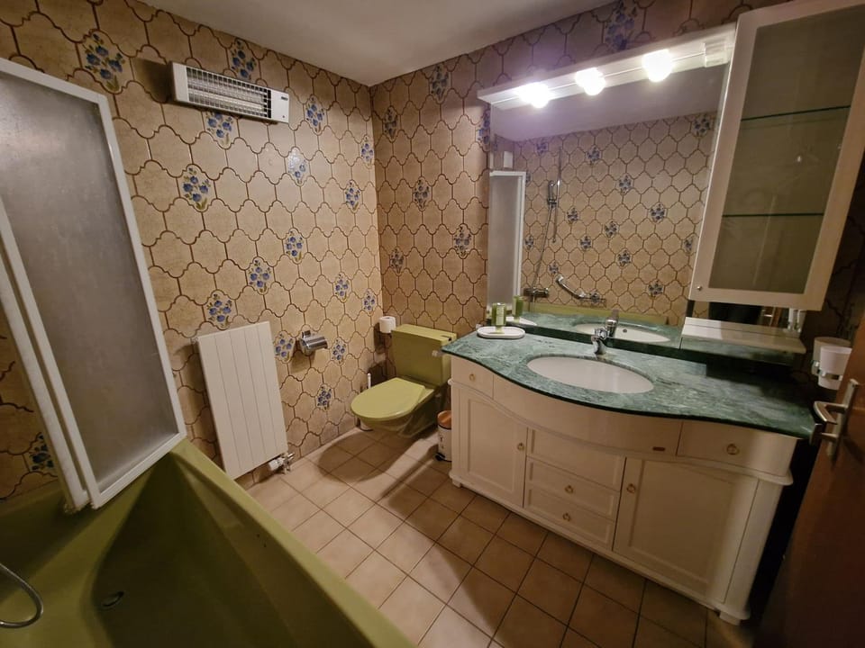 Shower, Toilet, Bathroom, Bath, heating