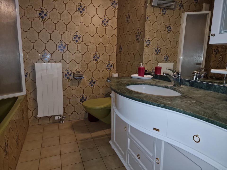 Shower, Toilet, Bathroom, Bath, heating