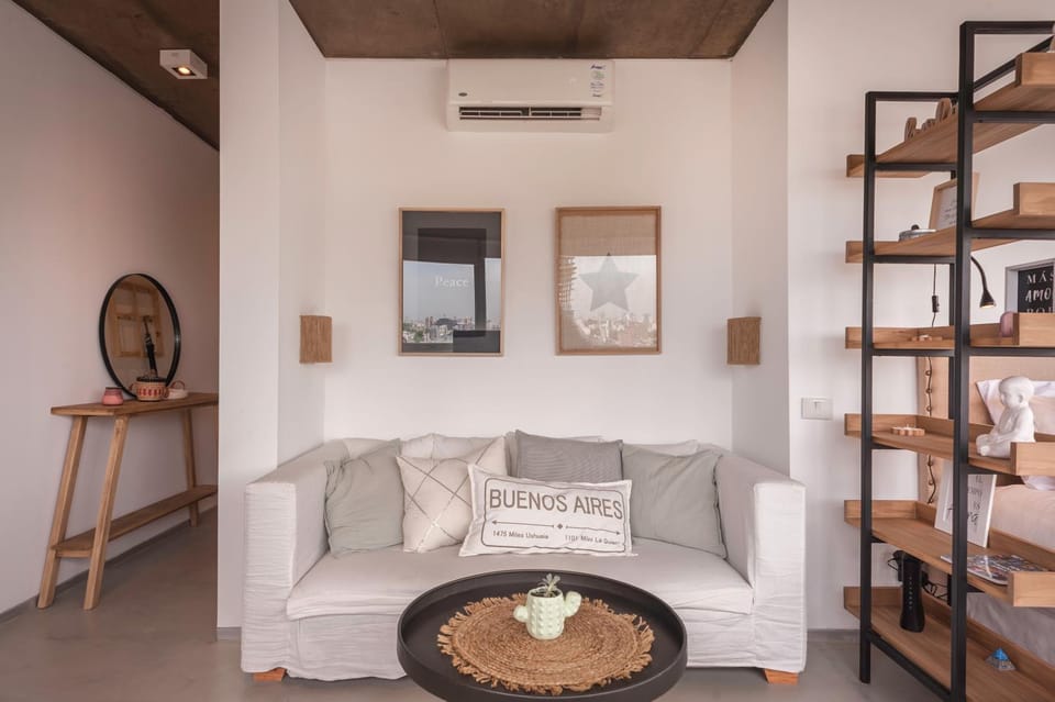Living room, air conditioner